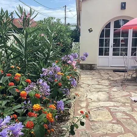 Independant, Front De Et A 200m Holiday home